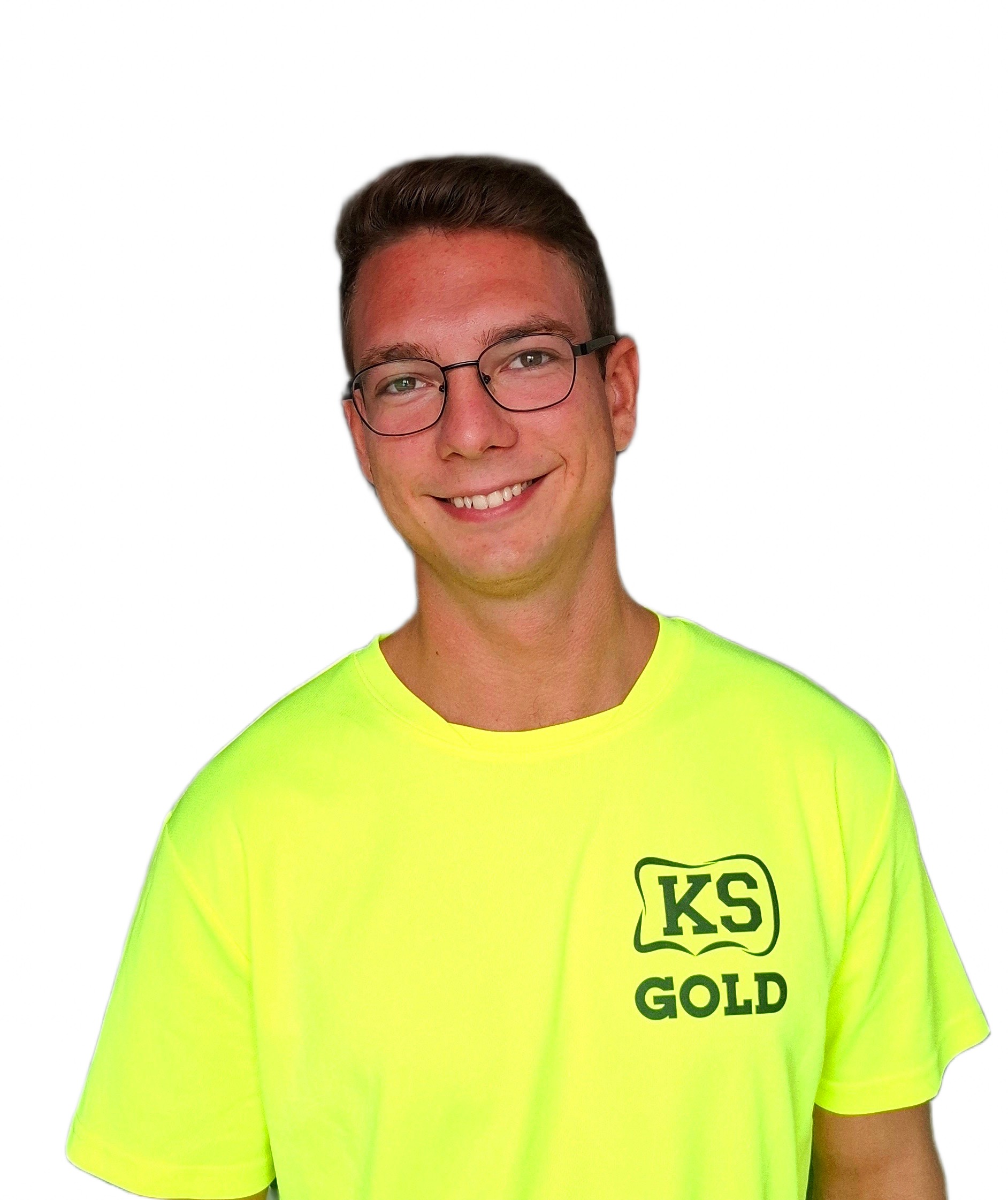 Mężczyzna w żółtej koszulce.